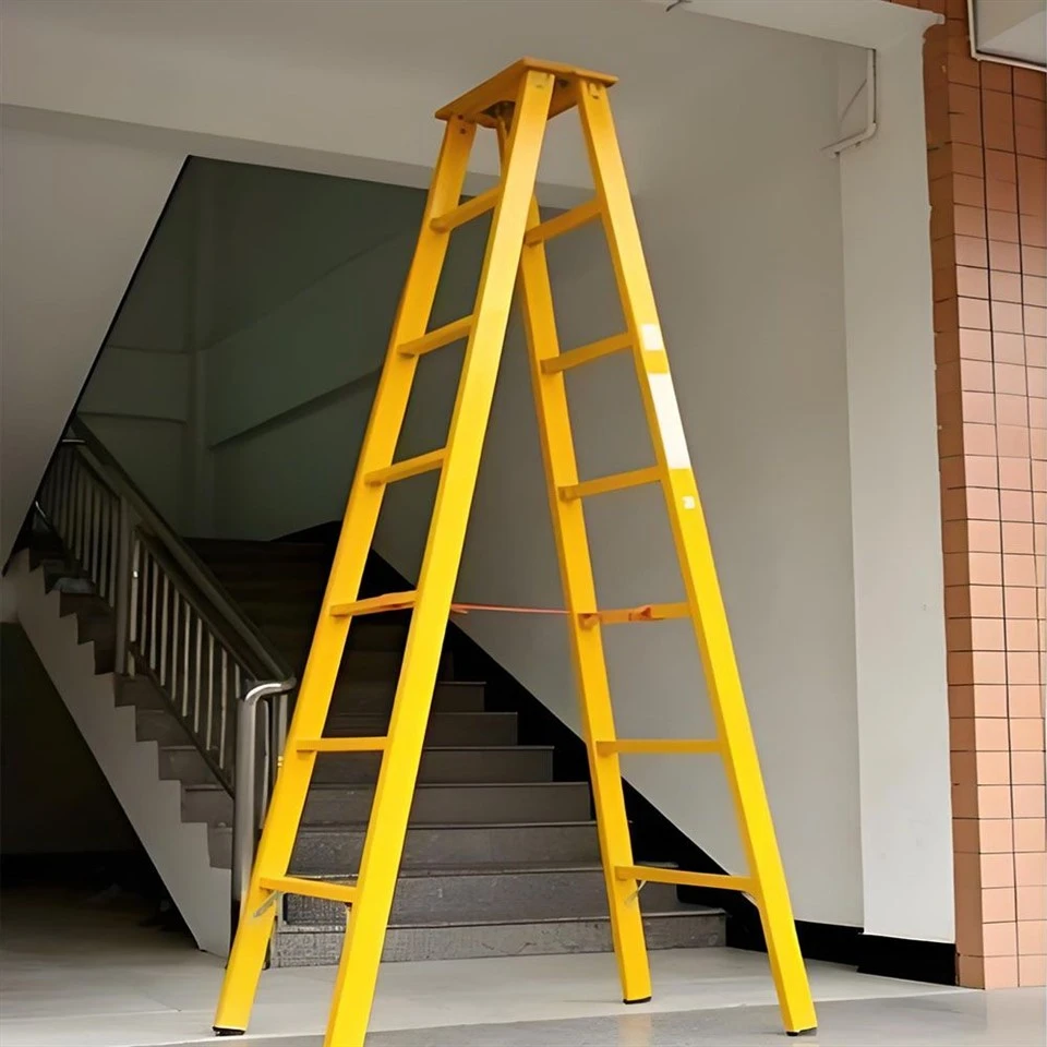 Fiberglass Straight Ladder